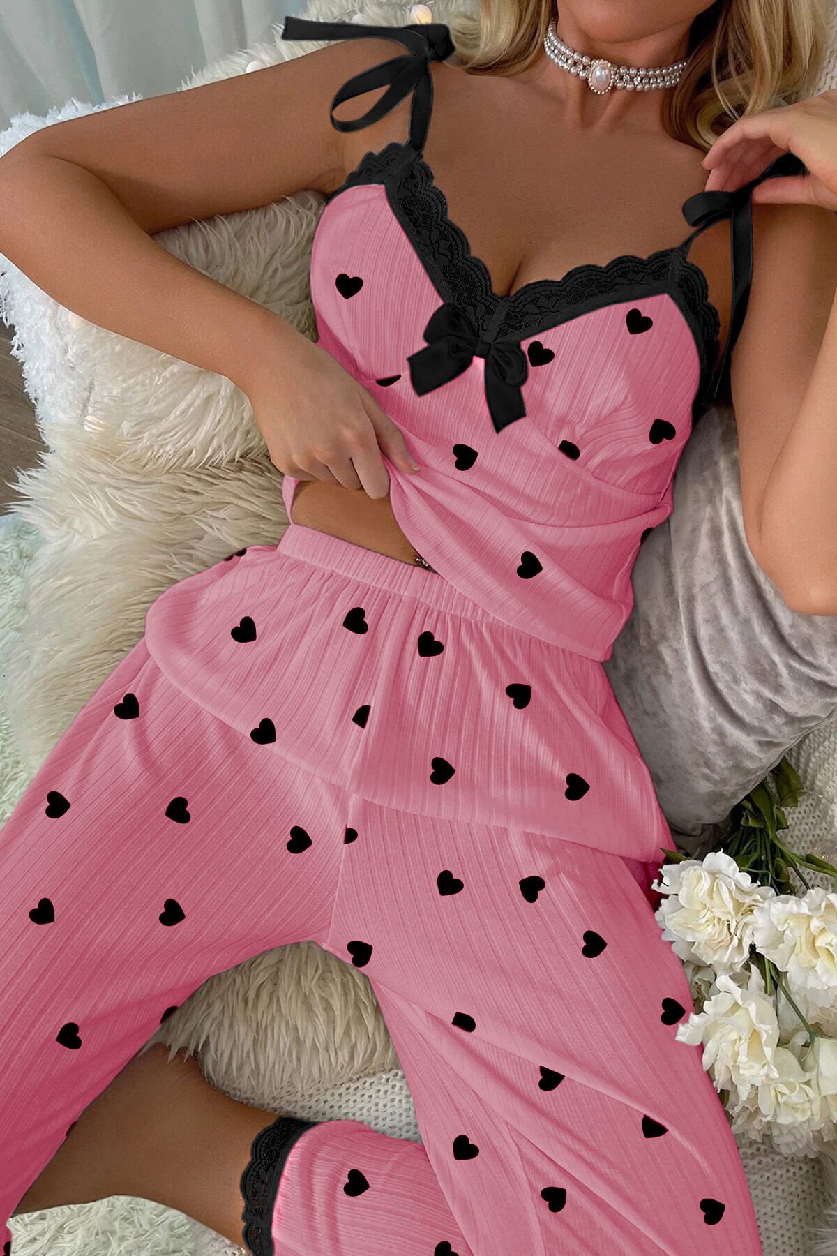 Kadın Askılı Pijama Takımı Siyah Kalpli Fitilli
