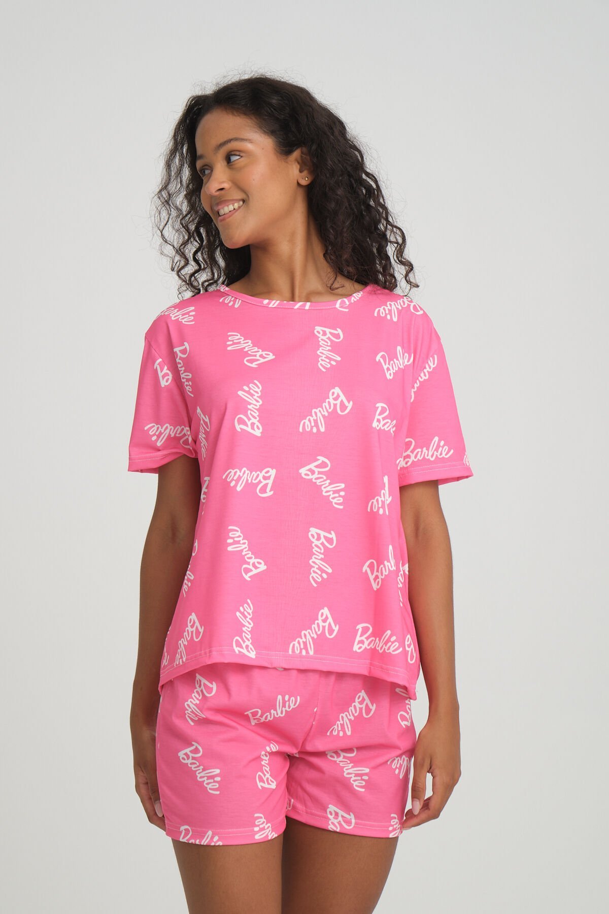 Kısa Kollu Şort Kadın Pijama Takımı Örme Kumaş Pamuklu Barbie