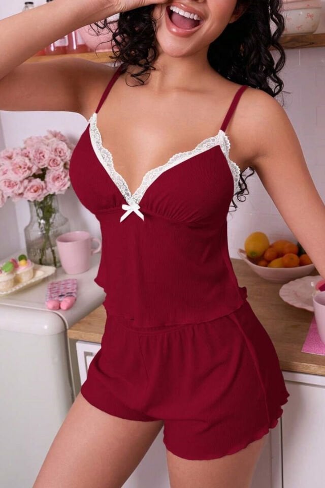Fiyonk Dantel Detaylı Şortlu Kadın Pijama Takımı Bordo